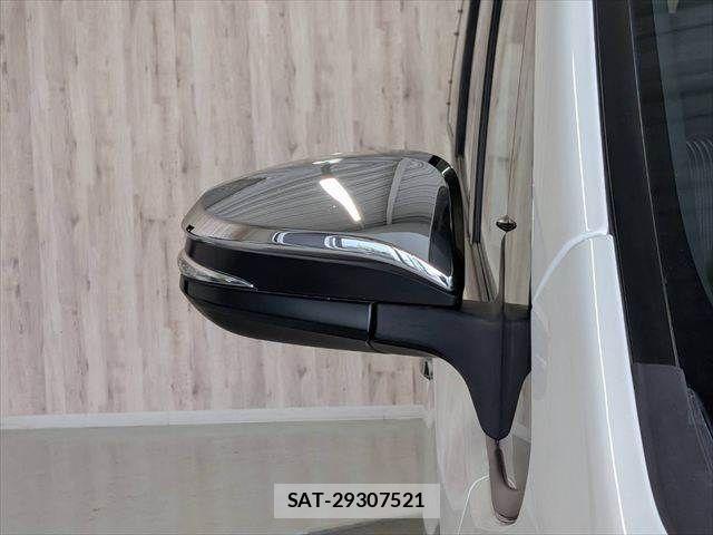 Toyota VOXY 2018-03 8746723-27