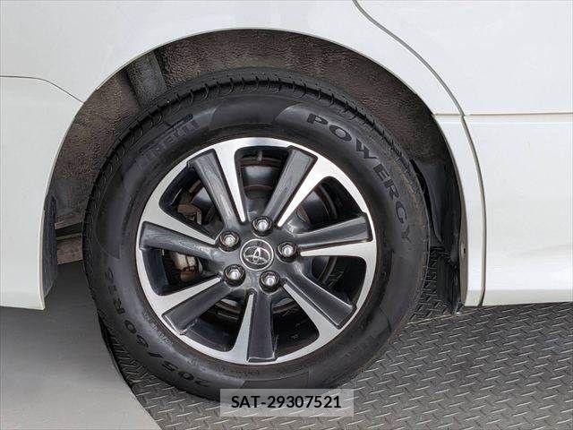 Toyota VOXY 2018-03 8746723-28