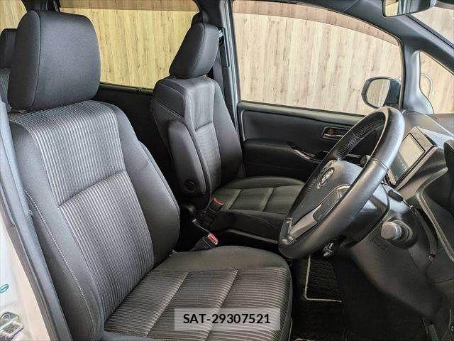 Toyota VOXY 2018-03 8746723-7