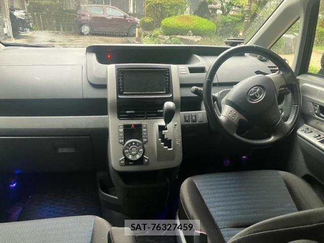 Toyota VOXY 2009-09 8746752-12