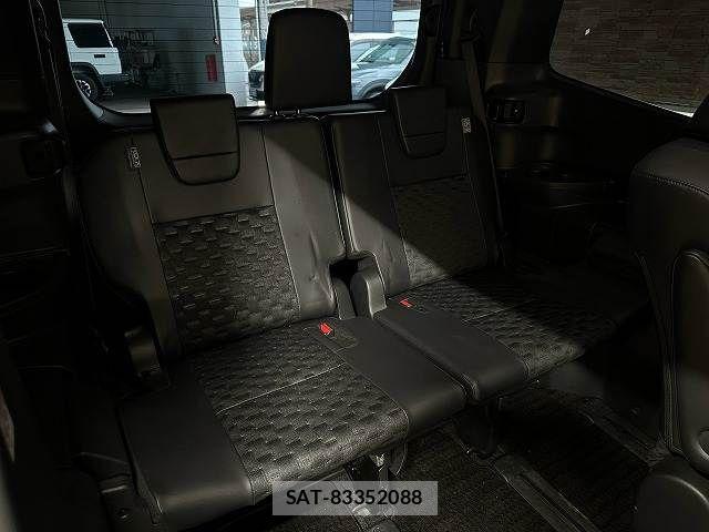 Toyota VOXY 2023-03 8746704-11
