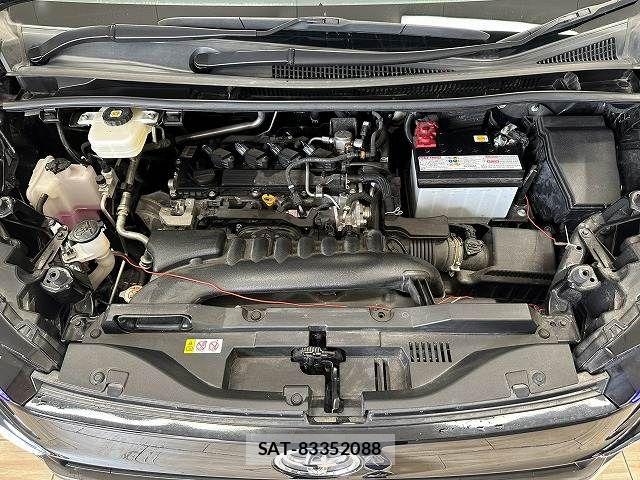 Toyota VOXY 2023-03 8746704-13