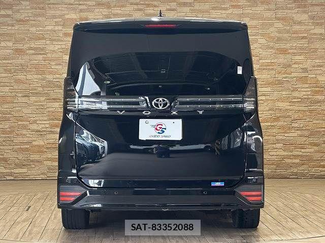 Toyota VOXY 2023-03 8746704-15