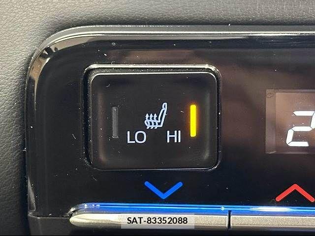 Toyota VOXY 2023-03 8746704-5