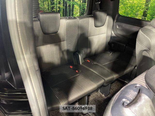 Toyota VOXY 2018-09 8746710-9