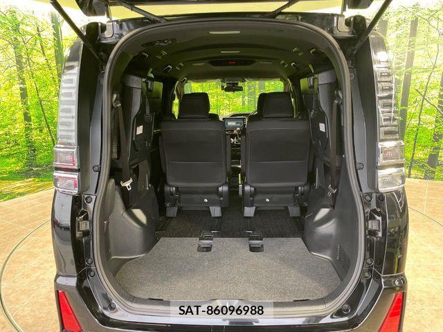 Toyota VOXY 2018-09 8746710-11