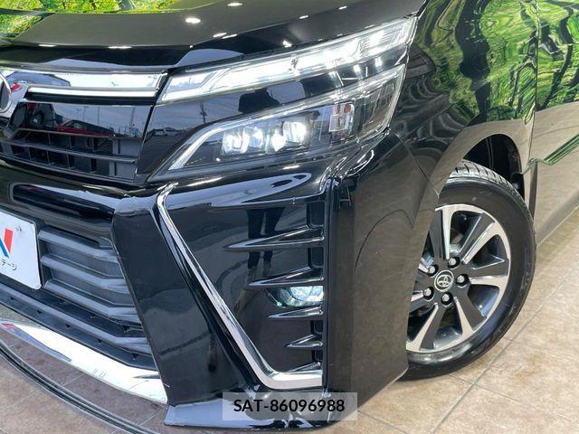 Toyota VOXY 2018-09 8746710-12