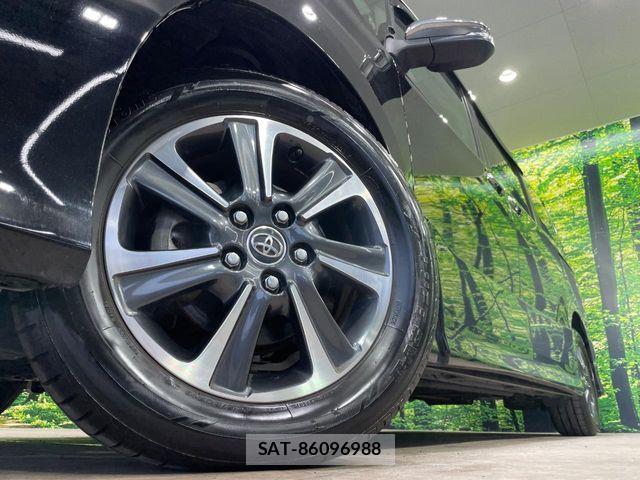 Toyota VOXY 2018-09 8746710-13
