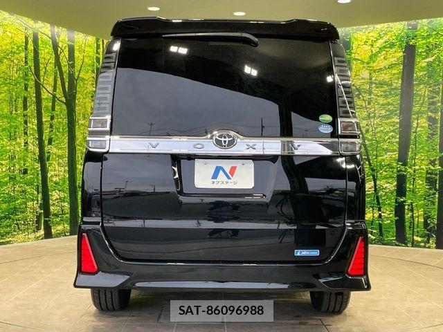 Toyota VOXY 2018-09 8746710-15