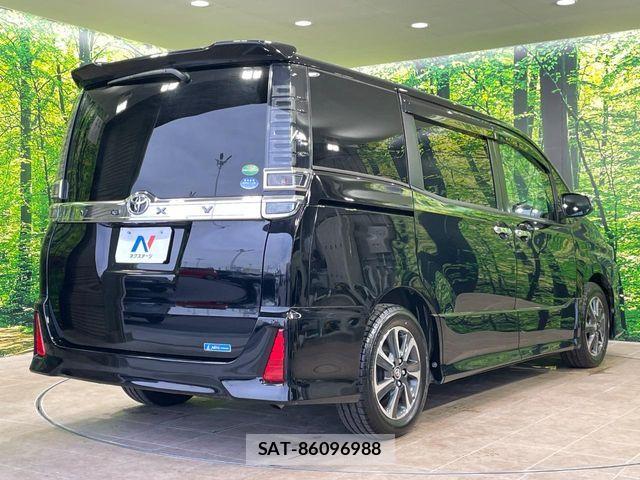 Toyota VOXY 2018-09 8746710-17