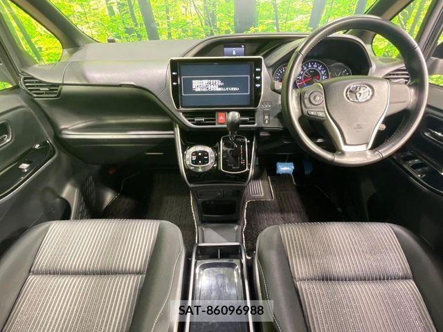 Toyota VOXY 2018-09 8746710-1