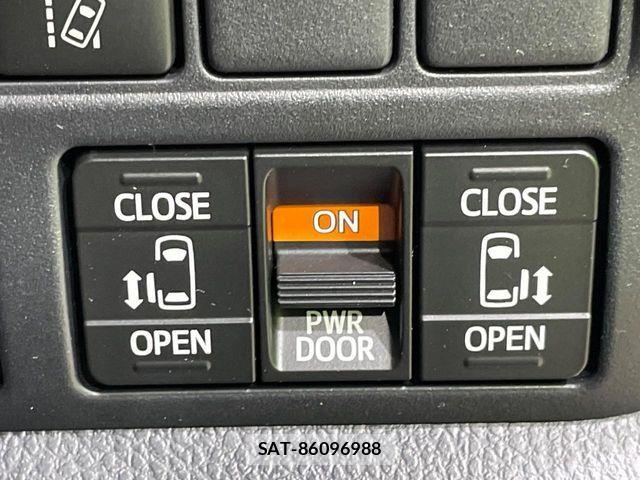 Toyota VOXY 2018-09 8746710-3