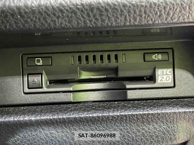 Toyota VOXY 2018-09 8746710-6