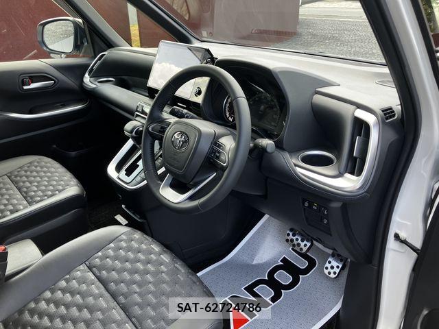 Toyota VOXY 2023-11 8746691-10