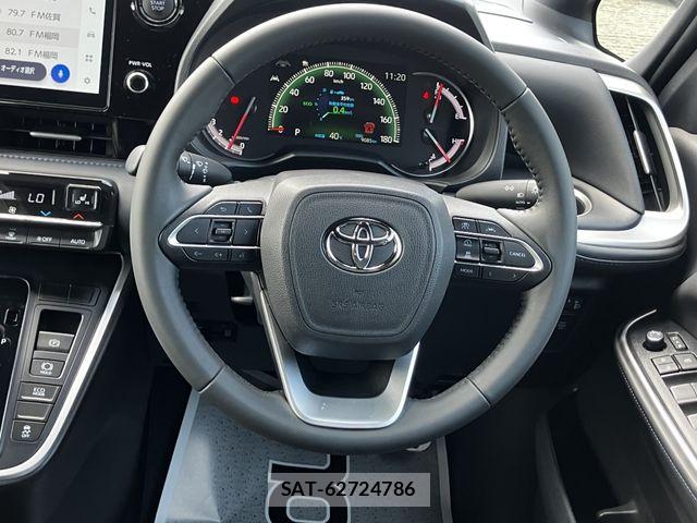 Toyota VOXY 2023-11 8746691-12