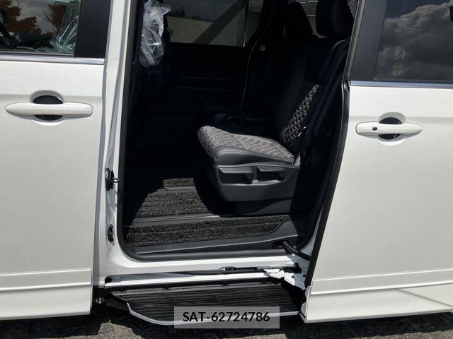 Toyota VOXY 2023-11 8746691-22