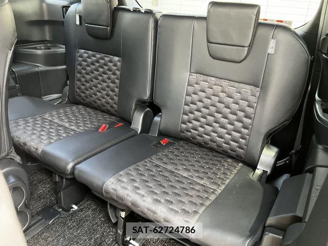 Toyota VOXY 2023-11 8746691-24
