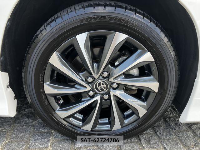 Toyota VOXY 2023-11 8746691-7