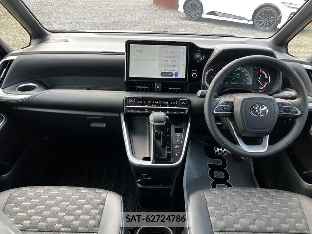 Toyota VOXY 2023-11 8746691-8