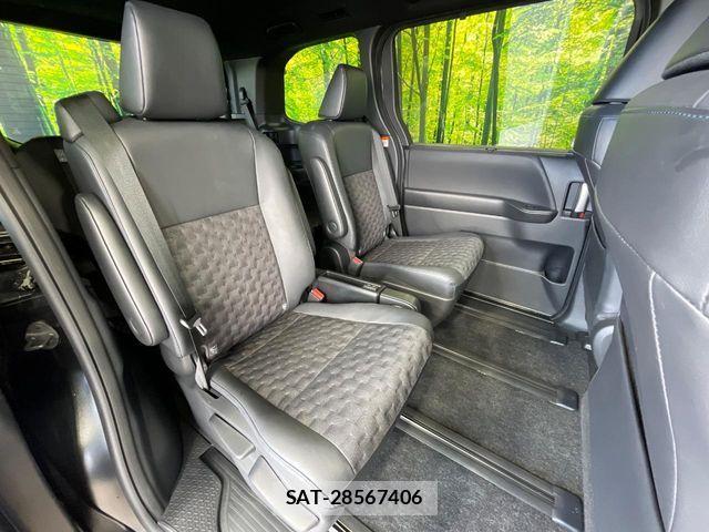 Toyota VOXY 2023-06 8746699-9