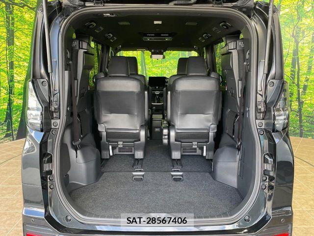 Toyota VOXY 2023-06 8746699-11