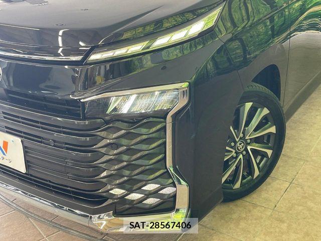 Toyota VOXY 2023-06 8746699-13