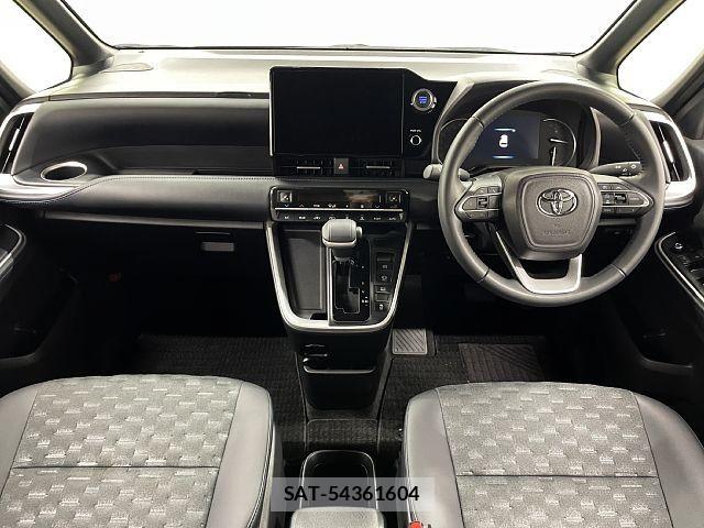 Toyota VOXY 2022-10 8746703-1