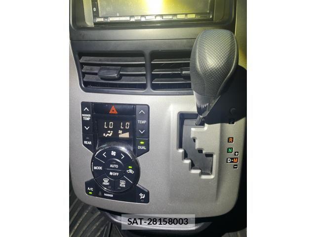 Toyota VOXY 2011-10 8746744-7