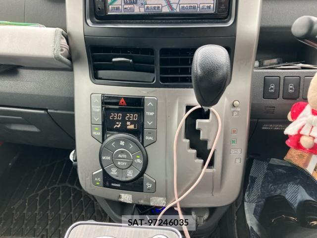 Toyota VOXY 2009-03 8746750-18