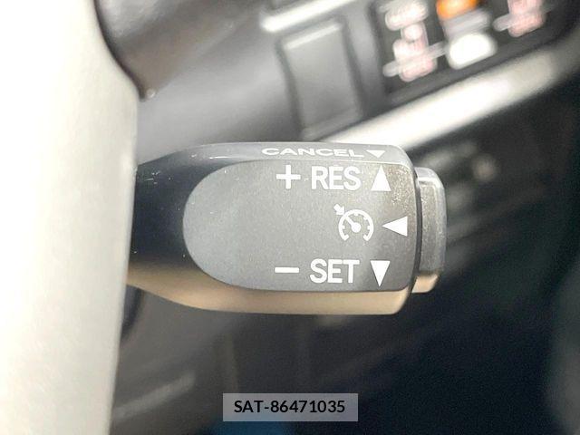 Toyota VOXY 2021-08 8746708-6