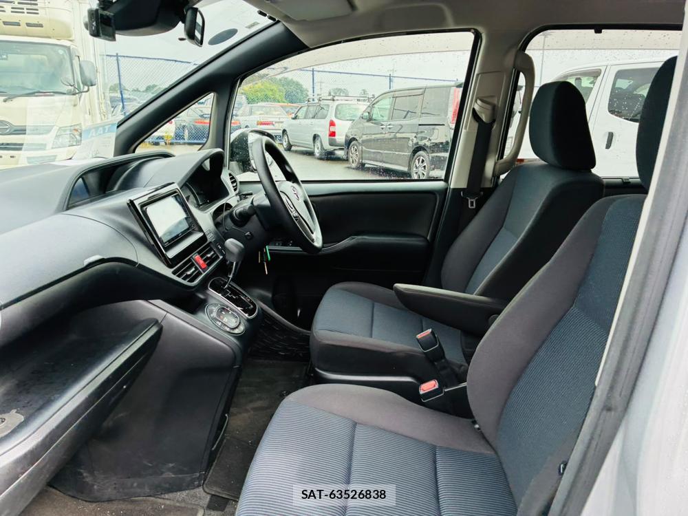 Toyota VOXY 2019-08 8711593-10