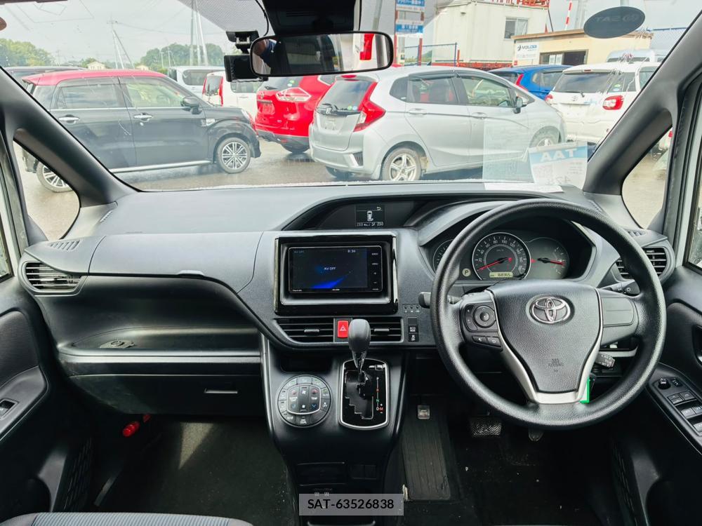 Toyota VOXY 2019-08 8711593-12