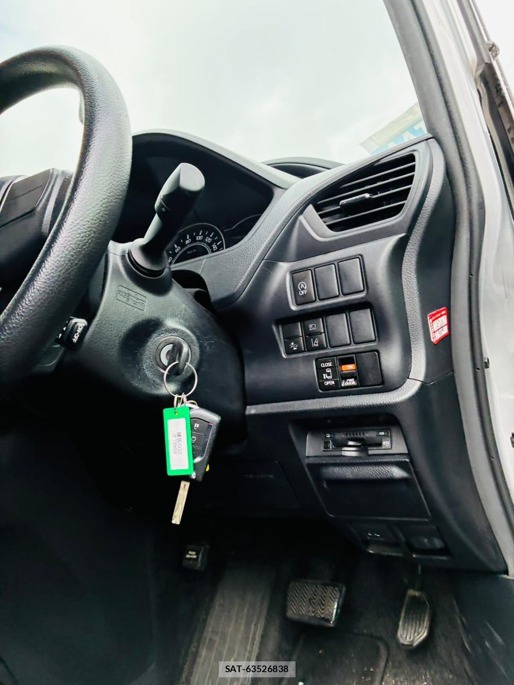Toyota VOXY 2019-08 8711593-16