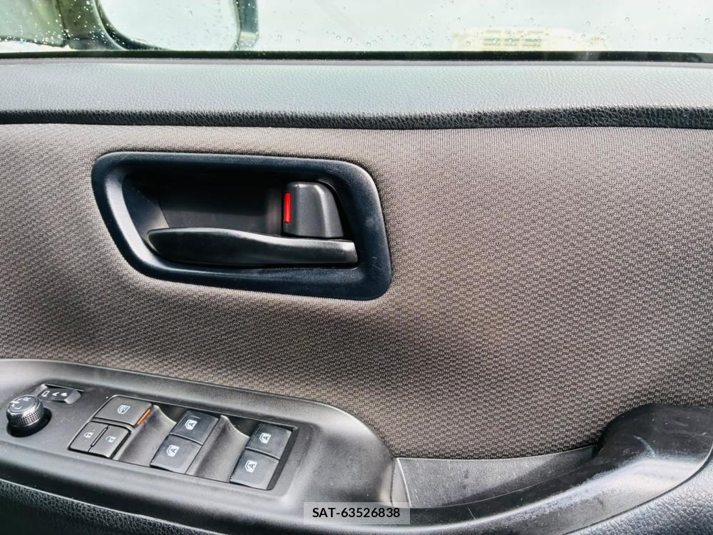 Toyota VOXY 2019-08 8711593-22