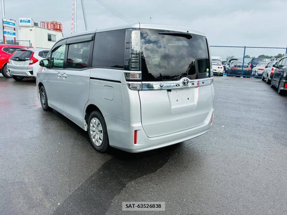 Toyota VOXY 2019-08 8711593-2