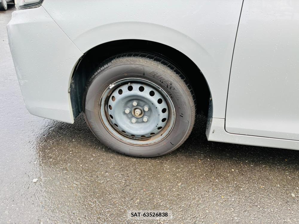 Toyota VOXY 2019-08 8711593-30