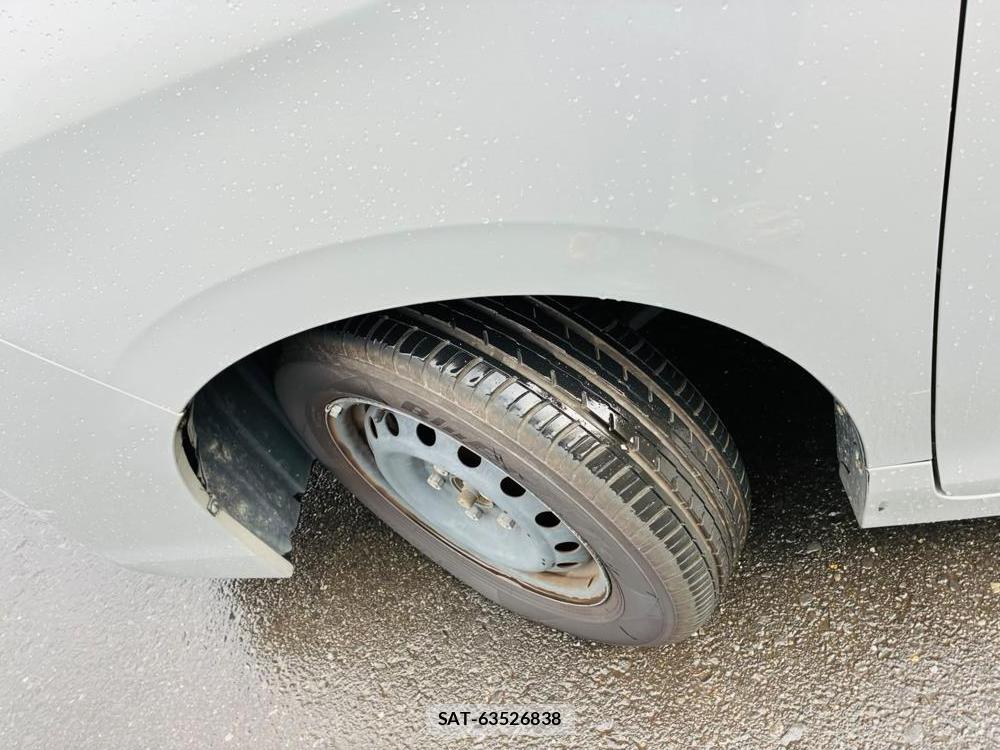 Toyota VOXY 2019-08 8711593-32
