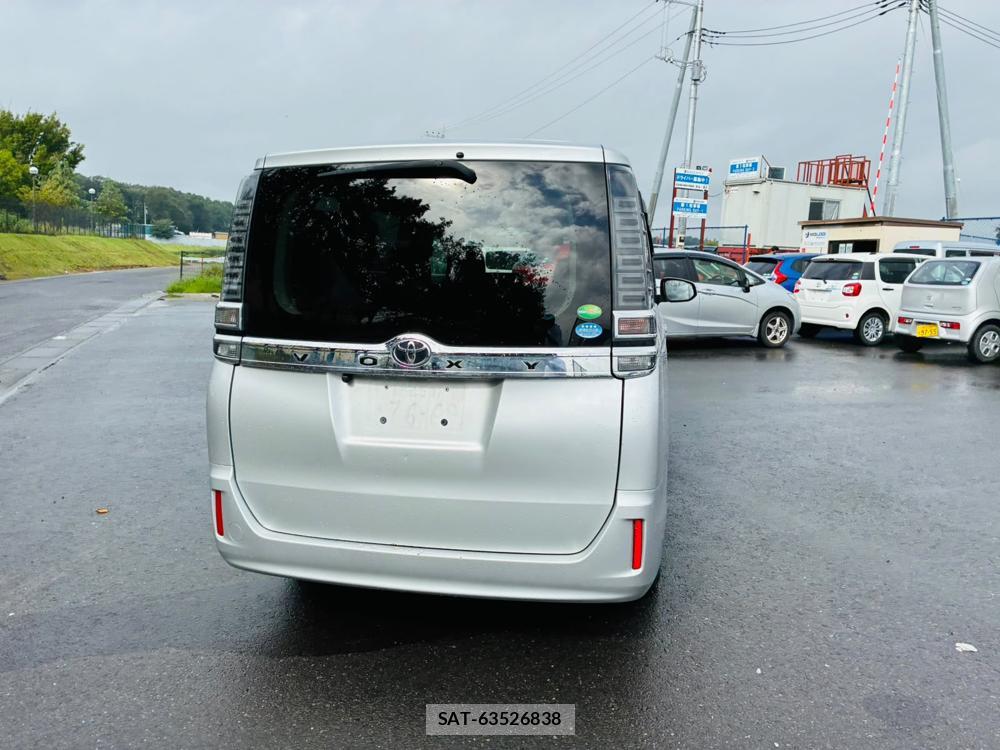 Toyota VOXY 2019-08 8711593-3