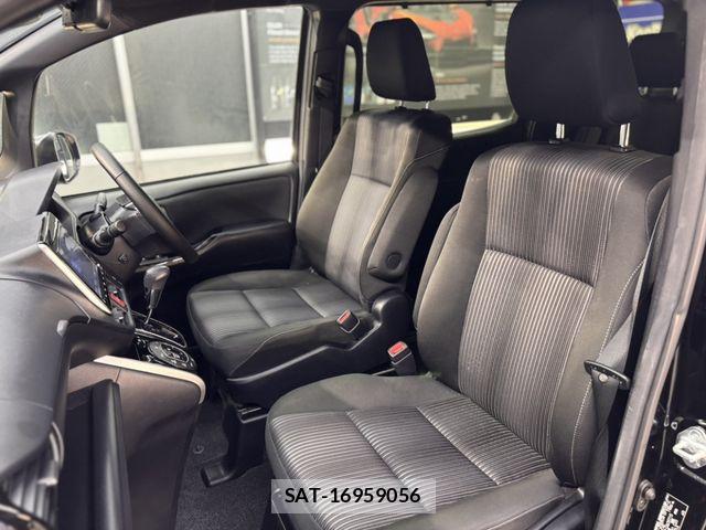 Toyota VOXY 2020-04 8782557-13