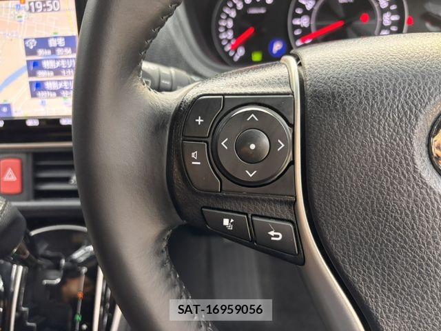 Toyota VOXY 2020-04 8782557-18