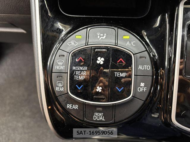 Toyota VOXY 2020-04 8782557-22