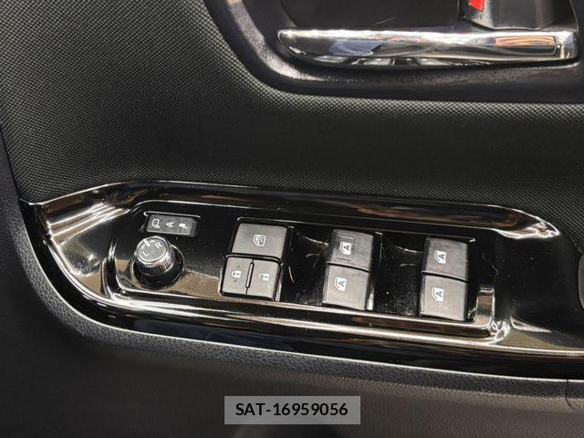 Toyota VOXY 2020-04 8782557-25