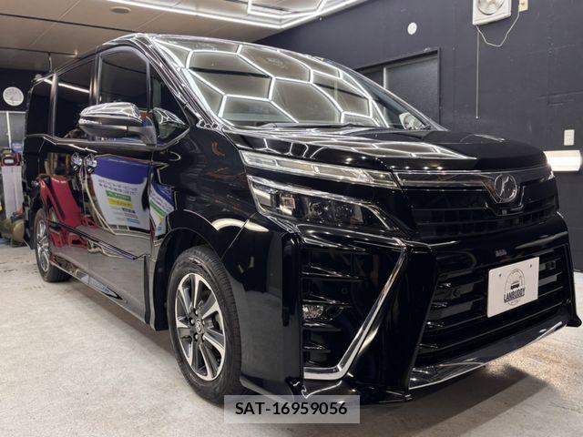 Toyota VOXY 2020-04 8782557-3