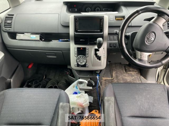 Toyota VOXY 2009-09 8782581-19