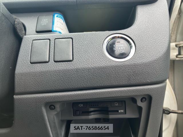 Toyota VOXY 2009-09 8782581-21