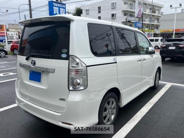 Toyota VOXY 2009-09 8782581-8