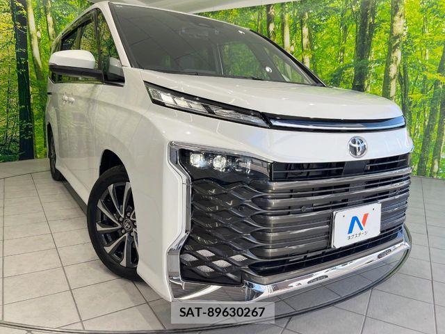 Toyota VOXY 2023-06 8782540-11