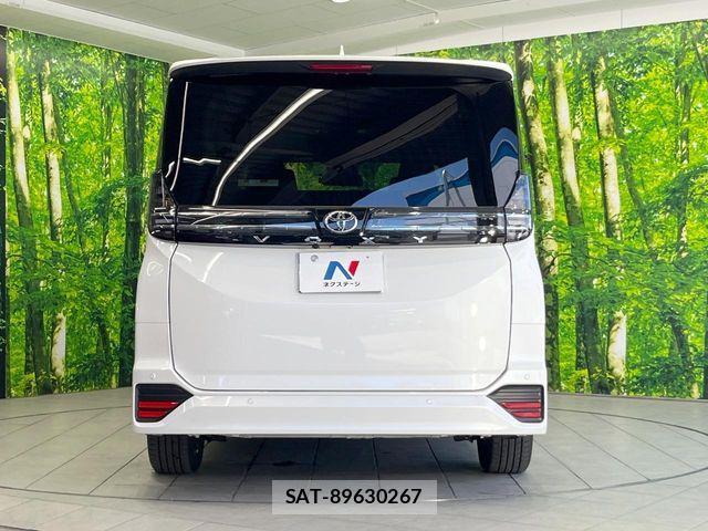 Toyota VOXY 2023-06 8782540-14