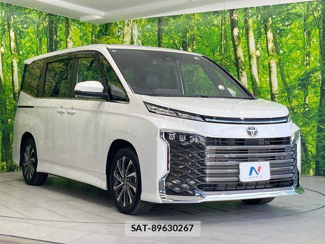 Toyota VOXY 2023-06 8782540-15