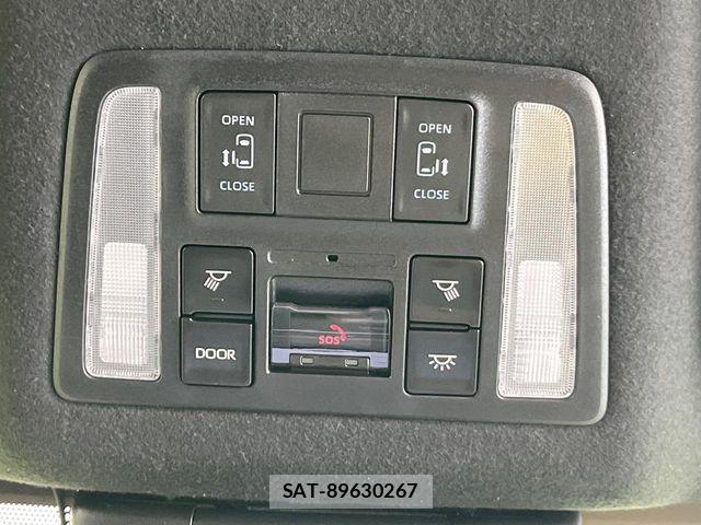 Toyota VOXY 2023-06 8782540-4